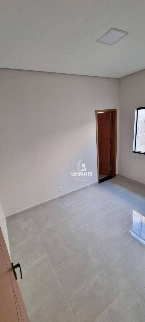 Casa de Condomínio à venda com 3 quartos, 300m² - Foto 4