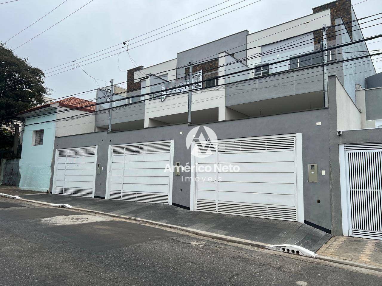 Sobrado à venda com 3 quartos, 220m² - Foto 1