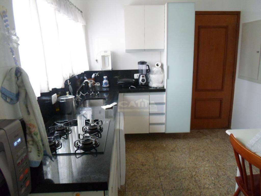 Apartamento à venda com 3 quartos, 84m² - Foto 2