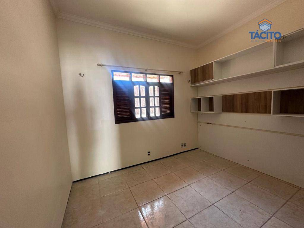 Casa à venda com 3 quartos, 200m² - Foto 14