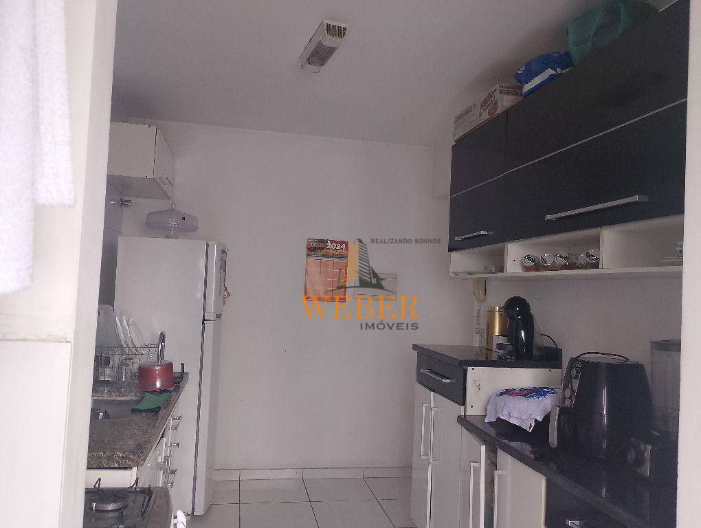 Apartamento à venda com 2 quartos, 70m² - Foto 11