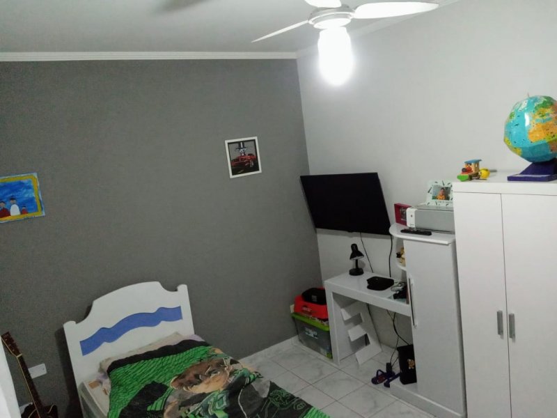 Casa à venda com 2 quartos, 2m² - Foto 3