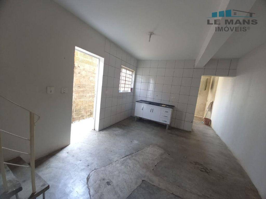 Casa à venda com 3 quartos, 170m² - Foto 1