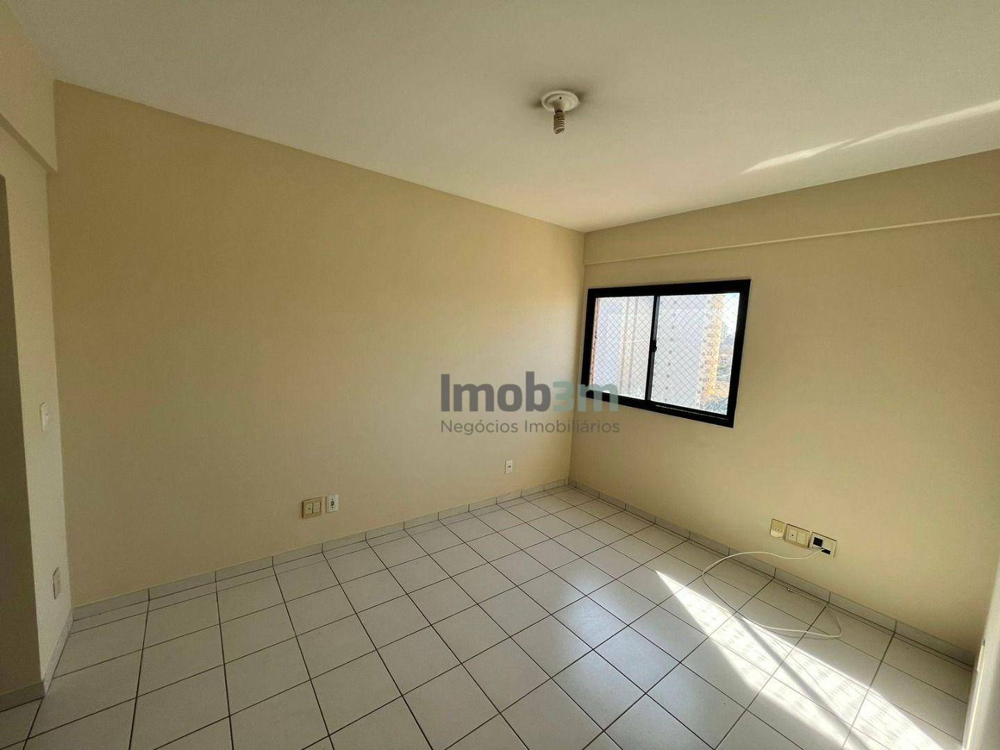 Apartamento à venda com 2 quartos, 65m² - Foto 3