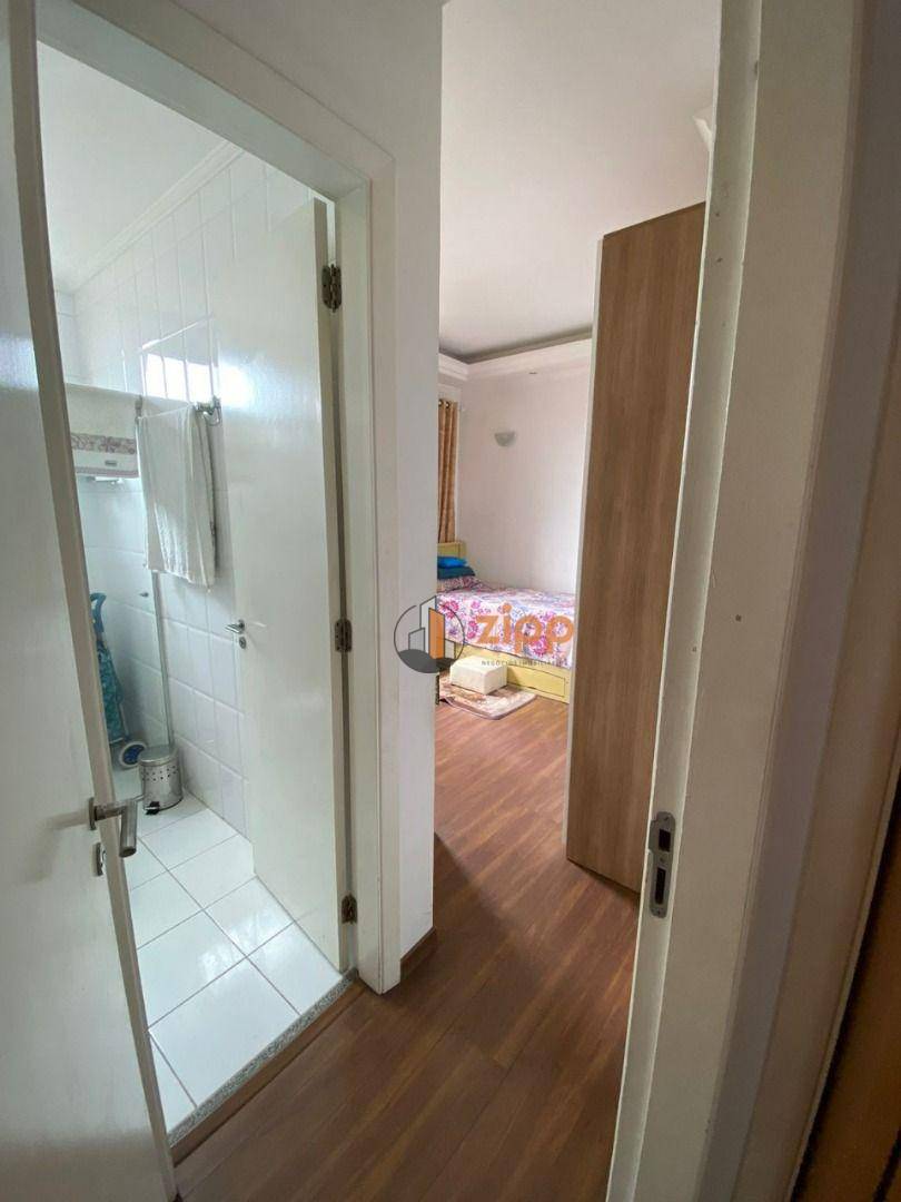 Apartamento à venda com 3 quartos, 74m² - Foto 4