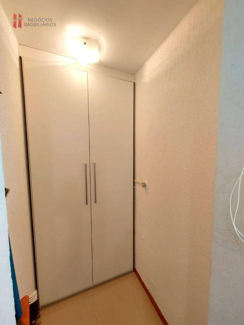 Apartamento à venda com 2 quartos, 75m² - Foto 17