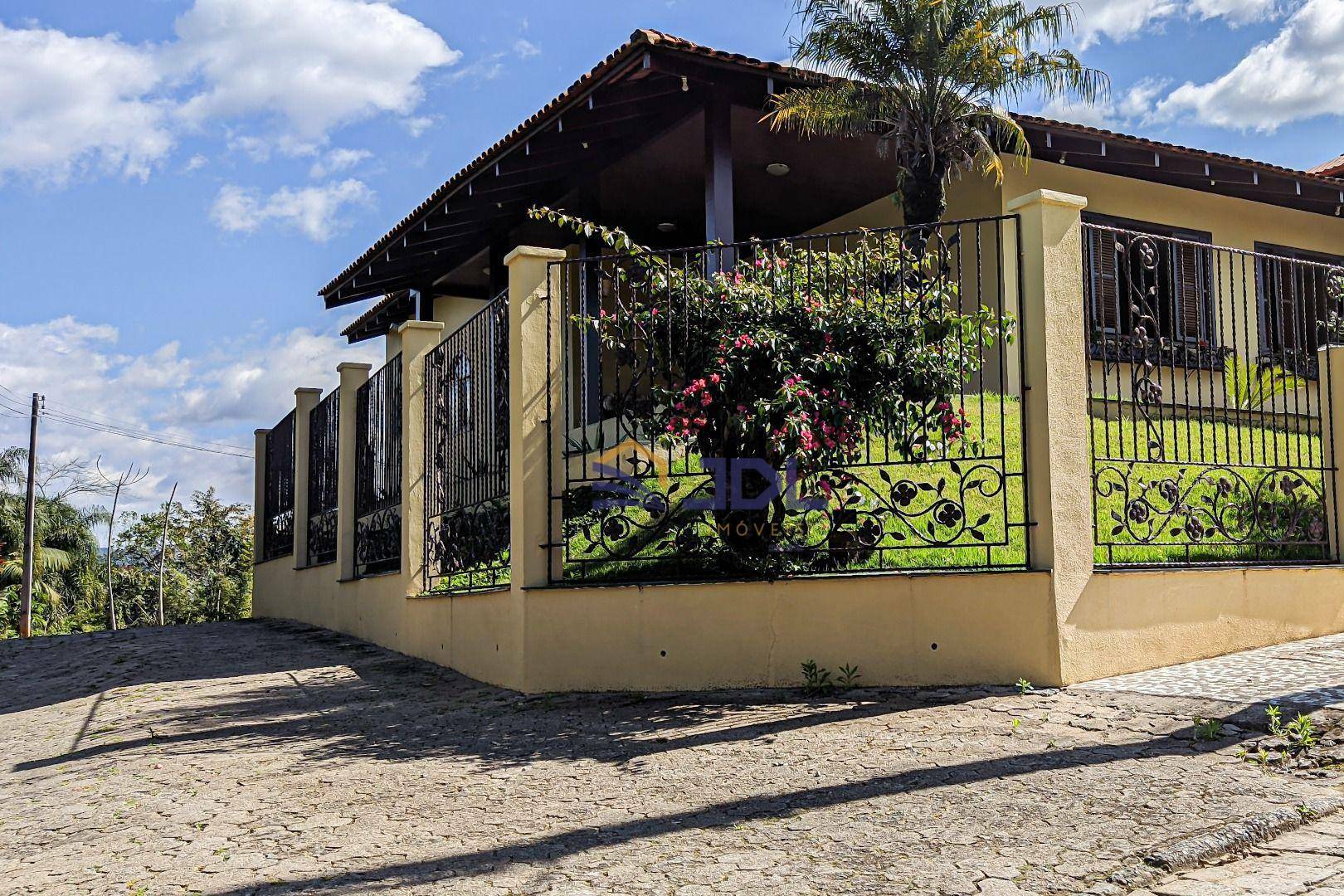 Casa de Condomínio à venda com 5 quartos, 420m² - Foto 2