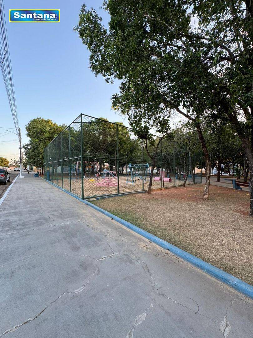 Loteamento e Condomínio, 250 m² - Foto 1