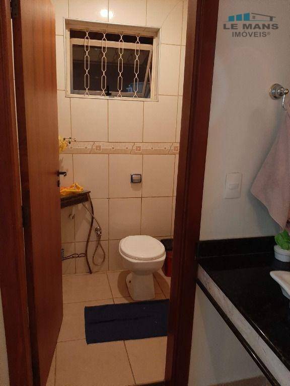 Casa à venda com 3 quartos, 225m² - Foto 7