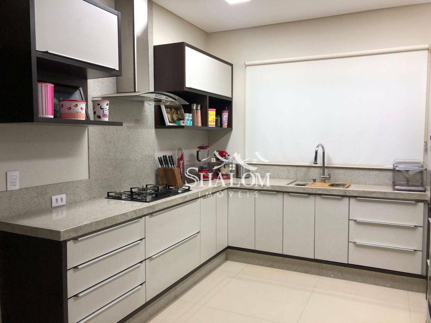 Sobrado à venda com 4 quartos, 430m² - Foto 4