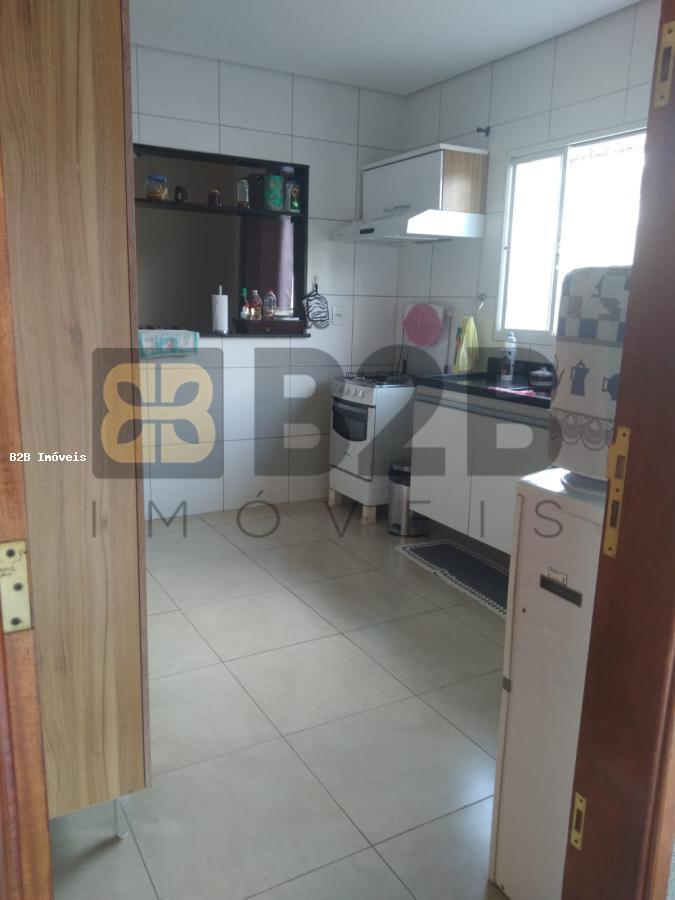 Casa à venda com 2 quartos, 150m² - Foto 6