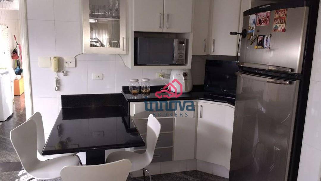 Apartamento à venda com 3 quartos, 204m² - Foto 1