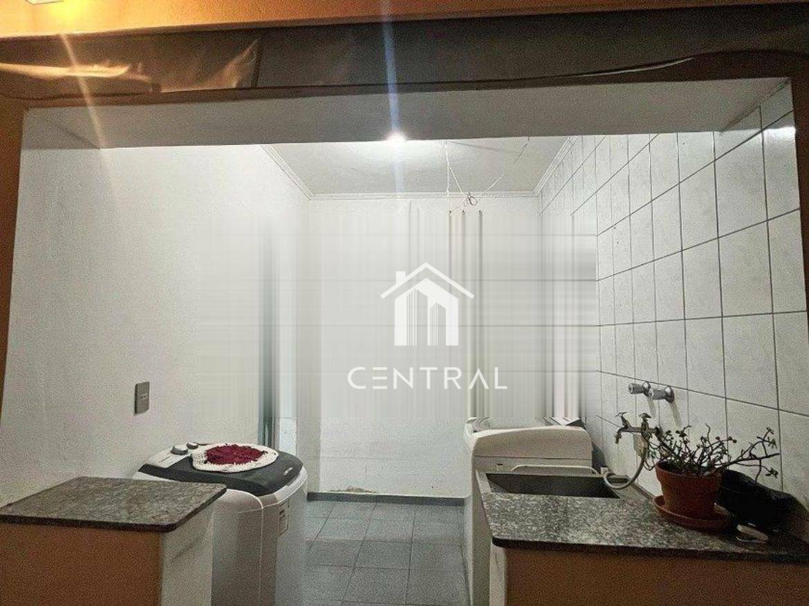 Casa à venda com 3 quartos, 272m² - Foto 5