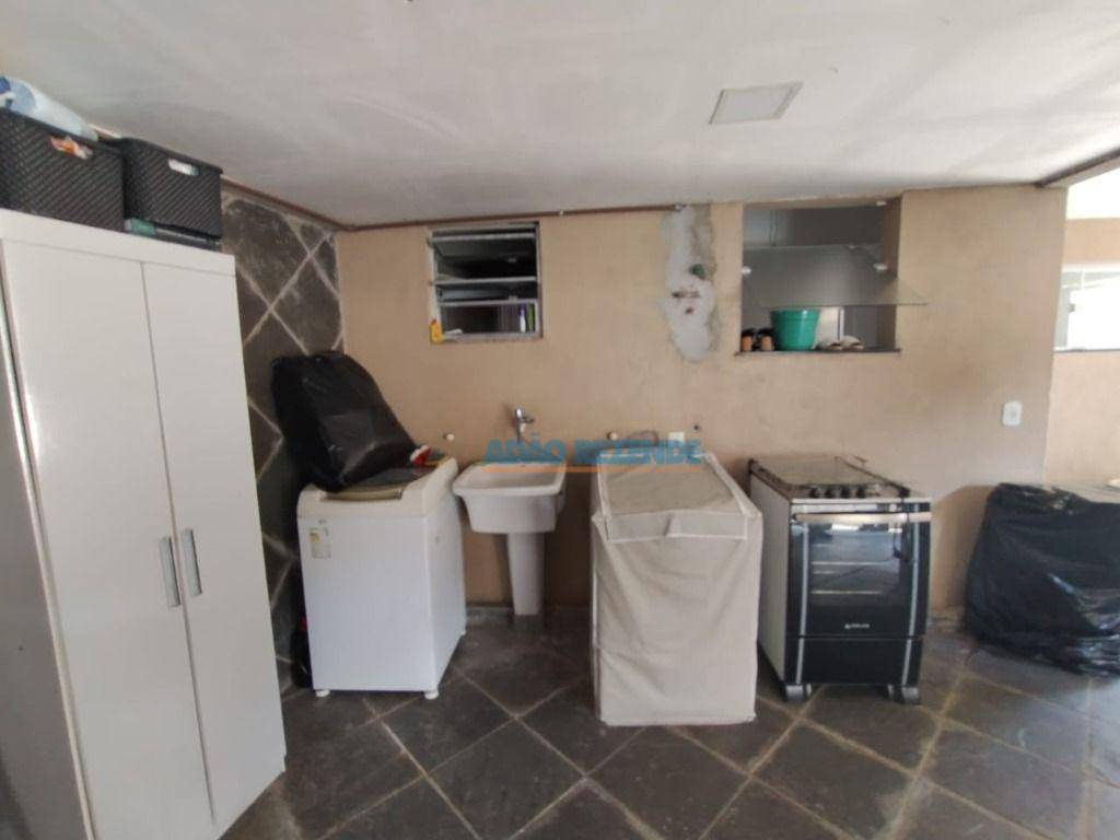 Casa à venda com 4 quartos, 221m² - Foto 31