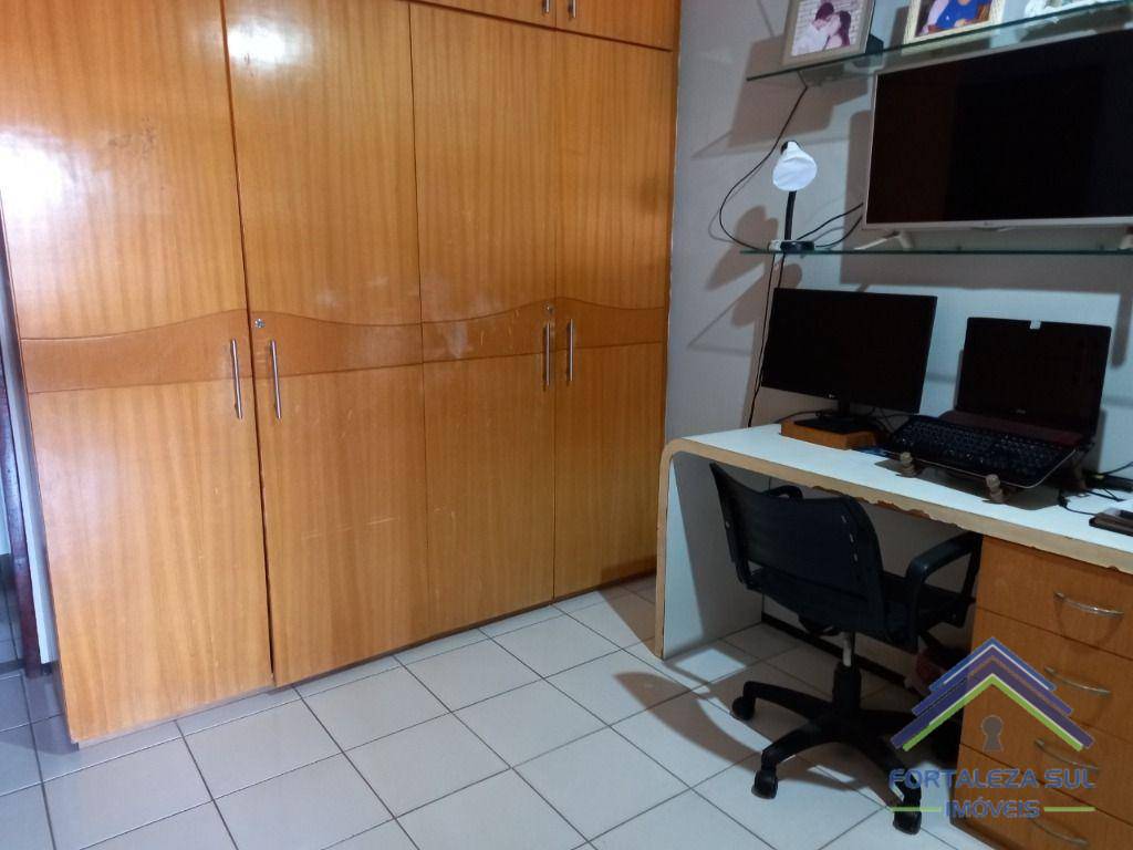 Casa à venda com 5 quartos, 240m² - Foto 12