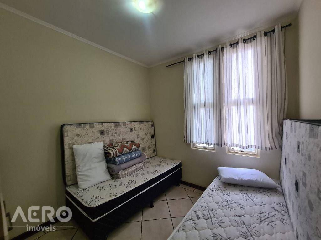 Casa à venda com 4 quartos, 220m² - Foto 4