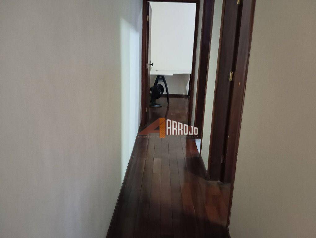 Sobrado à venda com 3 quartos, 200m² - Foto 8