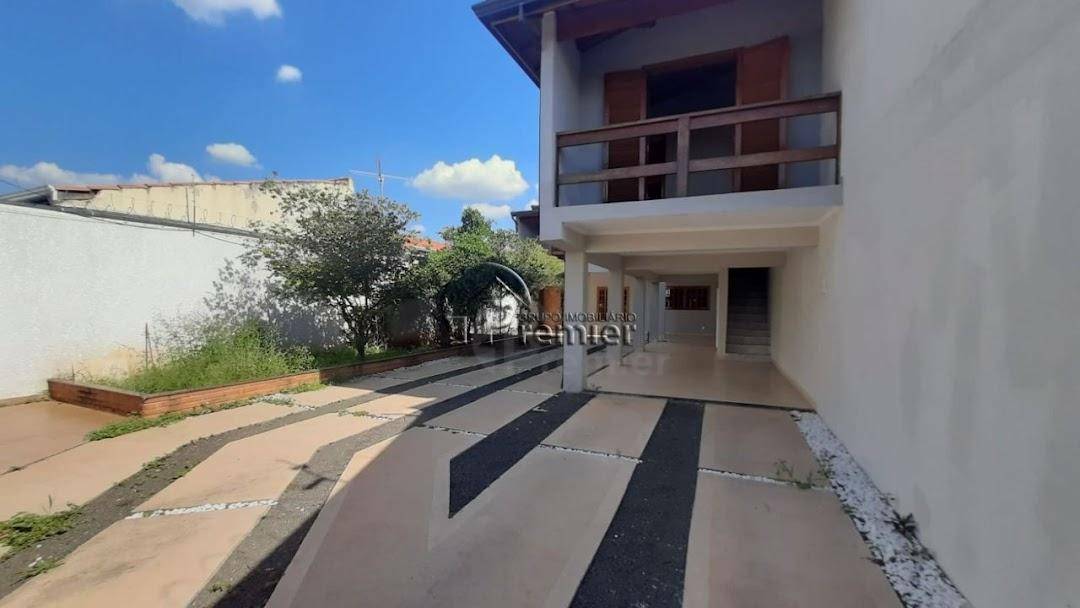 Casa à venda com 3 quartos, 236m² - Foto 3