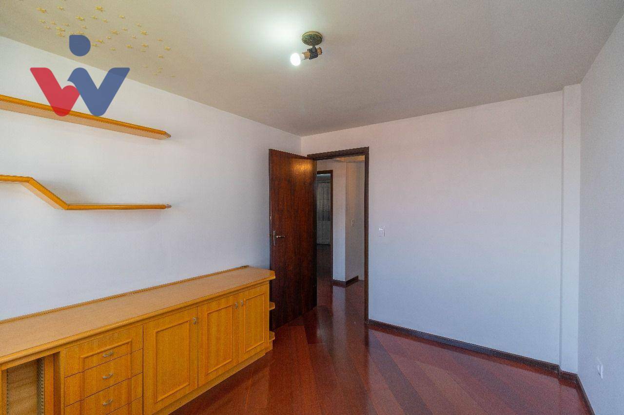 Casa para alugar com 4 quartos, 329m² - Foto 32