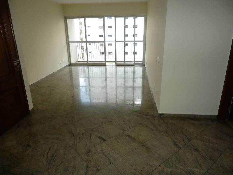 Apartamento para alugar com 3 quartos, 116m² - Foto 2