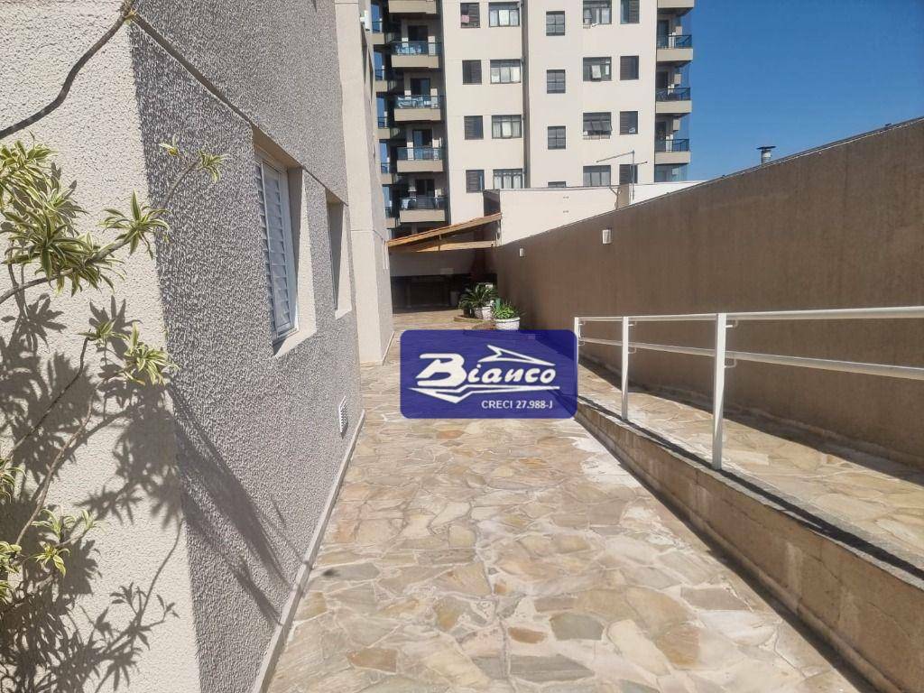 Apartamento para alugar com 2 quartos, 58m² - Foto 11