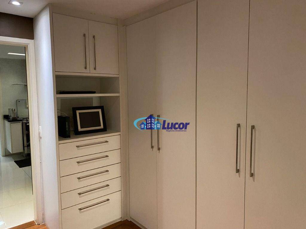 Apartamento para alugar com 4 quartos, 207m² - Foto 10