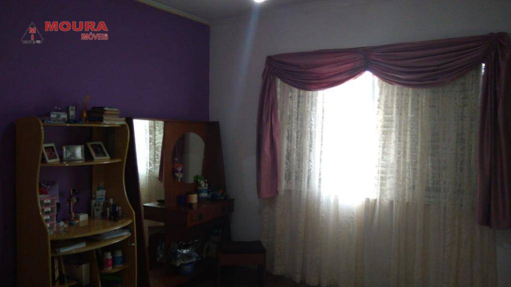 Sobrado à venda com 3 quartos, 210m² - Foto 1