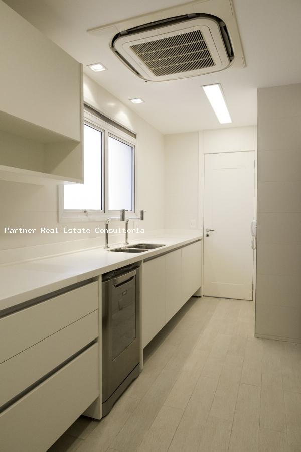 Apartamento para alugar com 4 quartos, 273m² - Foto 5