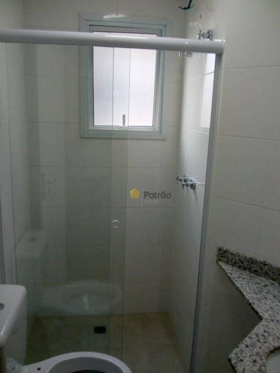 Apartamento à venda com 2 quartos, 64m² - Foto 12