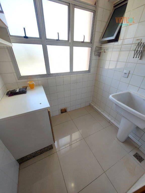 Apartamento para alugar com 2 quartos, 65m² - Foto 27