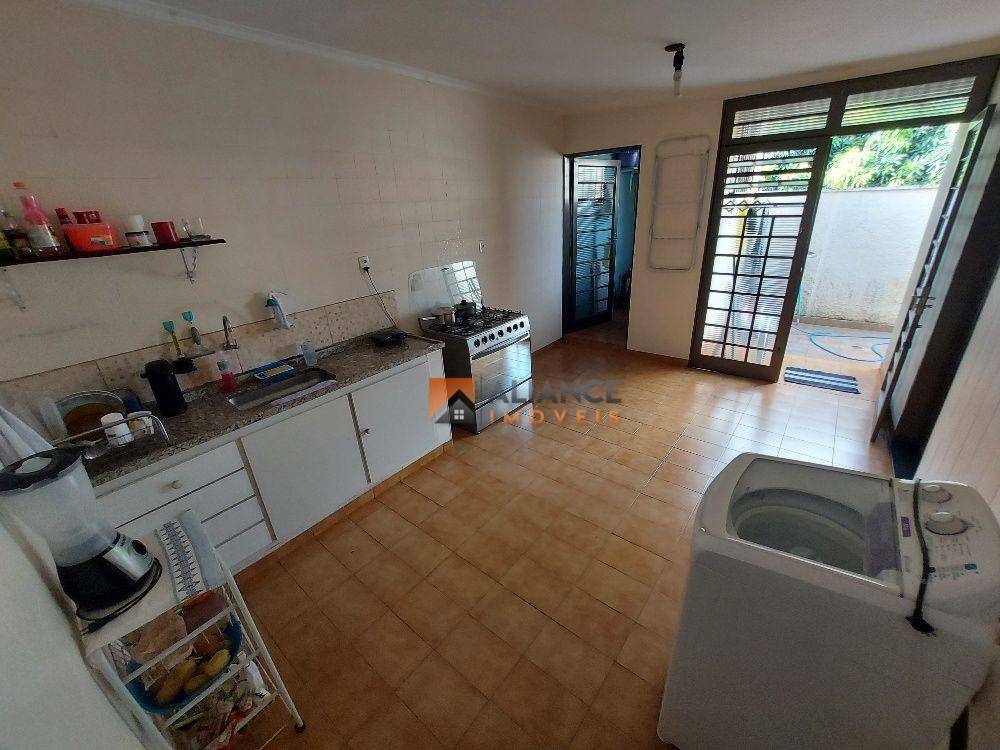 Casa à venda com 3 quartos, 108m² - Foto 17