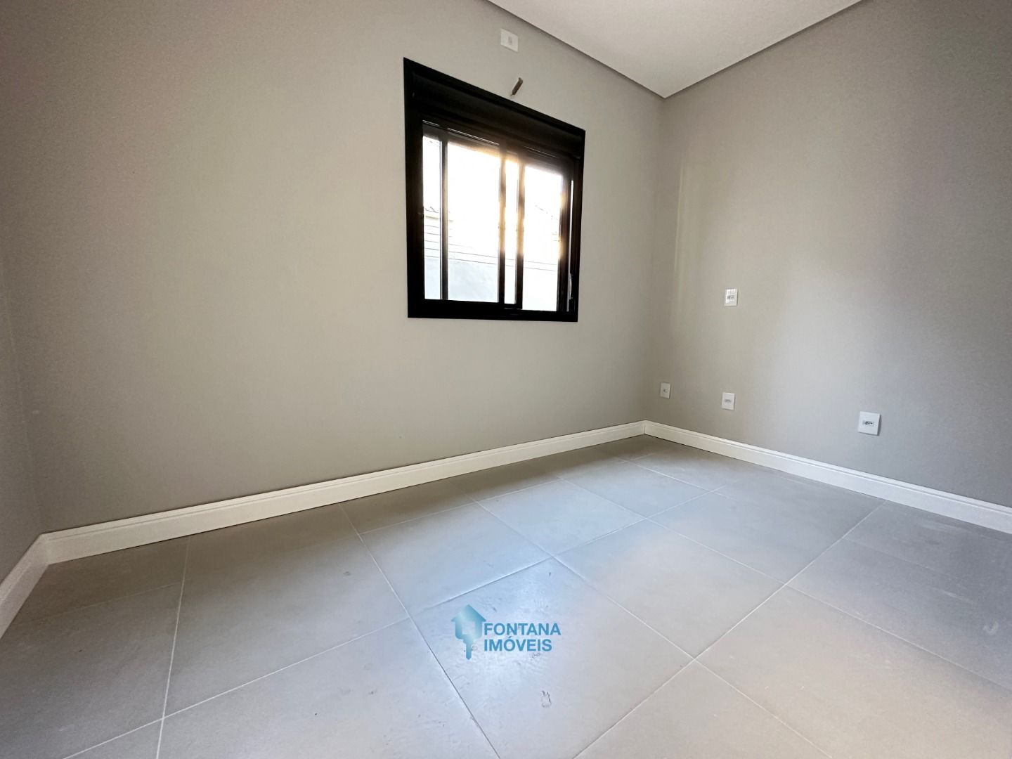 Casa à venda com 3 quartos, 88m² - Foto 11