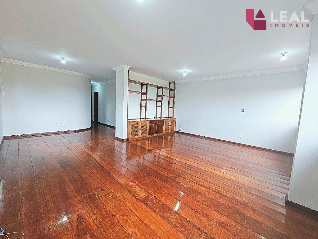 Apartamento para alugar com 3 quartos, 130m² - Foto 5