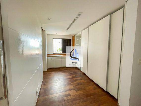 Apartamento à venda com 3 quartos, 276m² - Foto 13