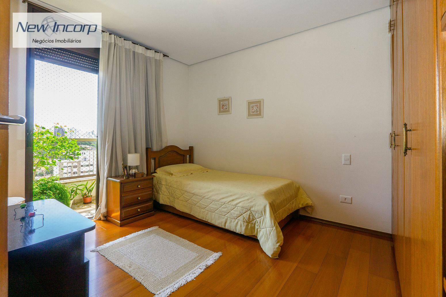 Apartamento à venda com 4 quartos, 200m² - Foto 28