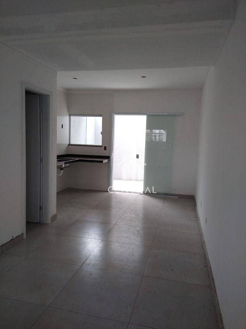Sobrado à venda com 2 quartos, 70m² - Foto 1