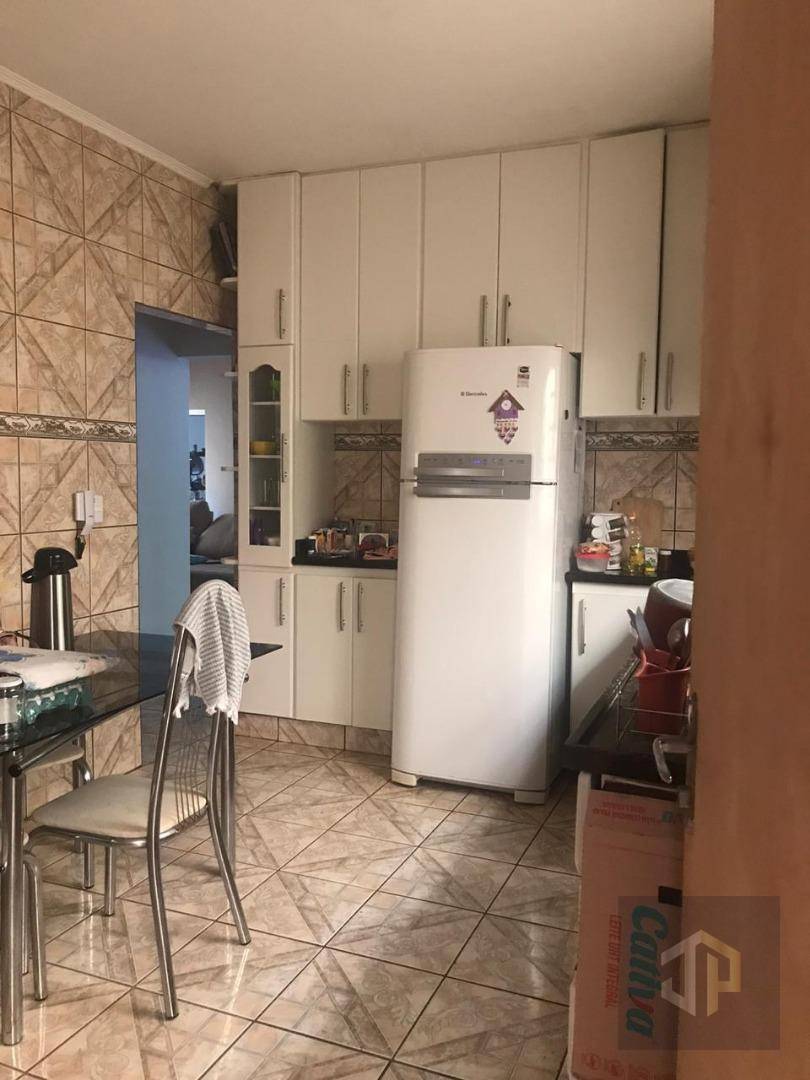 Casa à venda com 3 quartos, 198m² - Foto 6