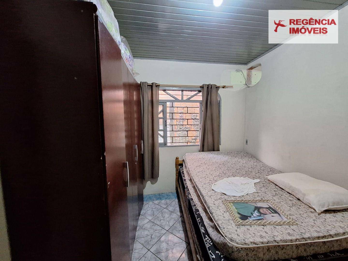 Casa à venda com 7 quartos, 203m² - Foto 13