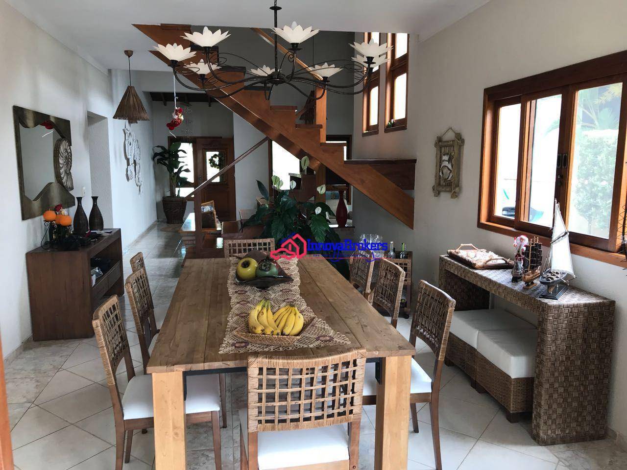 Sobrado à venda com 4 quartos, 240m² - Foto 2