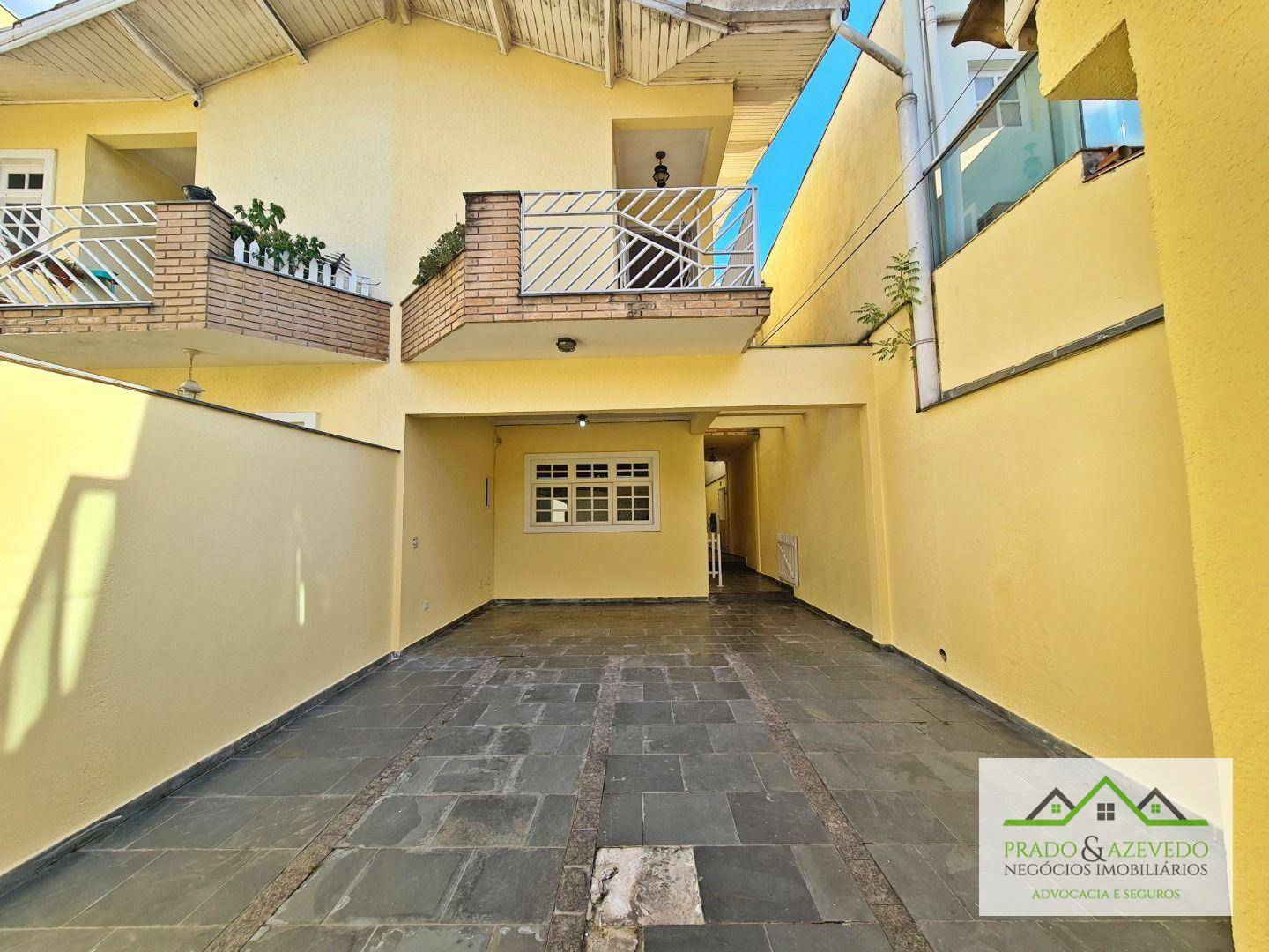 Casa à venda com 3 quartos, 138m² - Foto 1