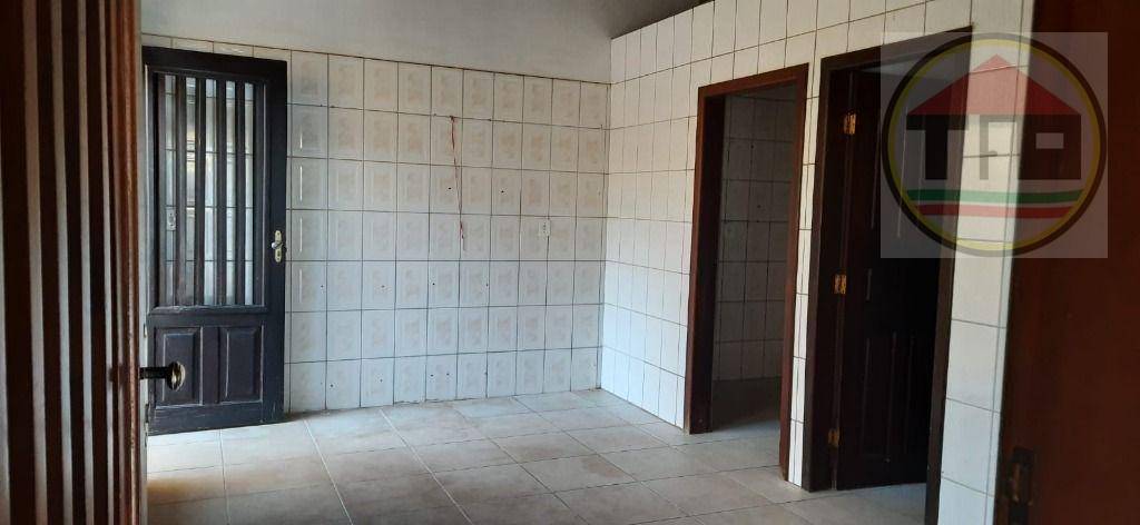 Casa para alugar com 3 quartos, 250m² - Foto 23