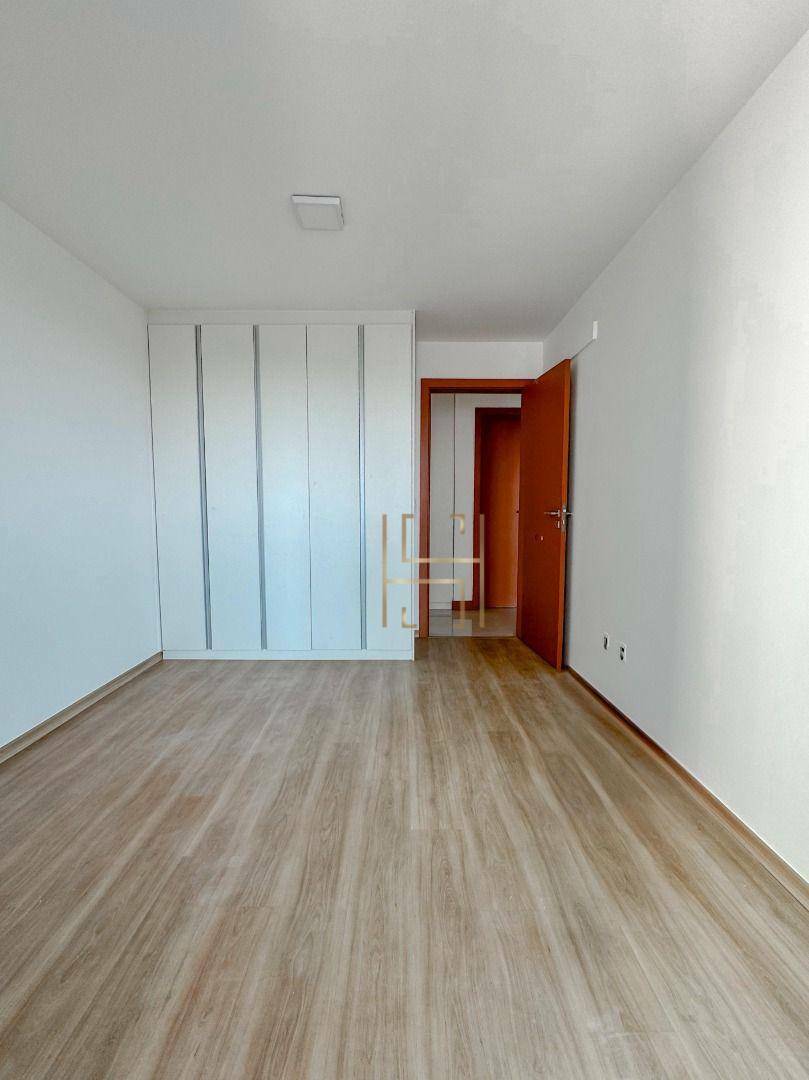 Apartamento à venda com 4 quartos, 136m² - Foto 9