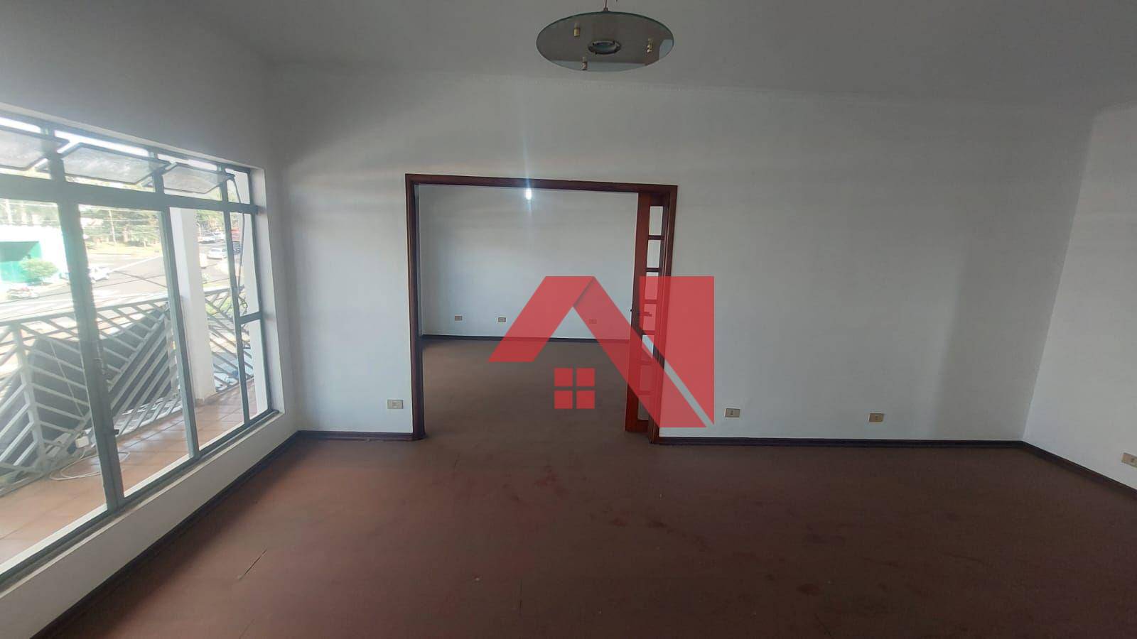 Casa para alugar com 4 quartos, 420m² - Foto 1