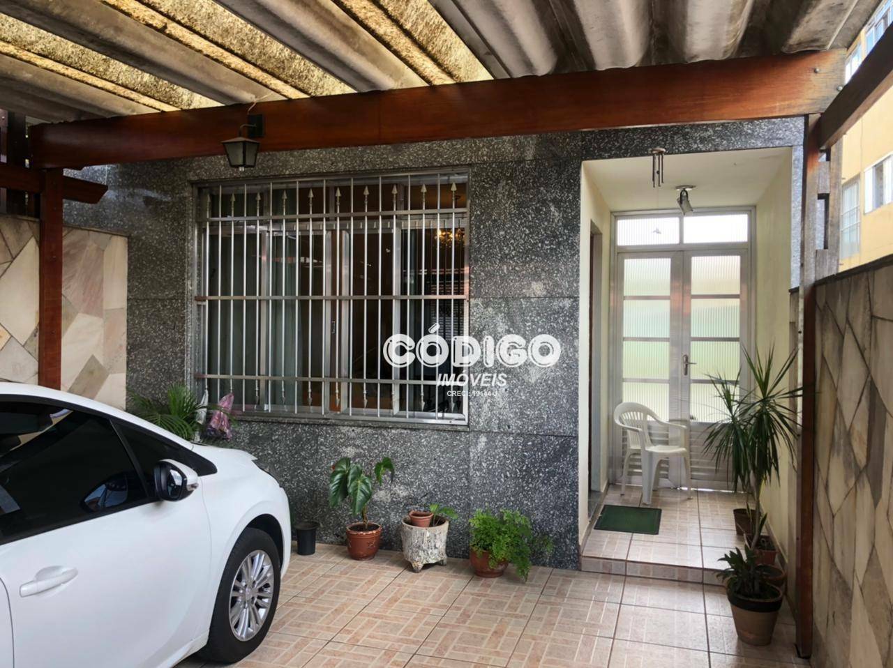 Sobrado à venda com 3 quartos, 110m² - Foto 1