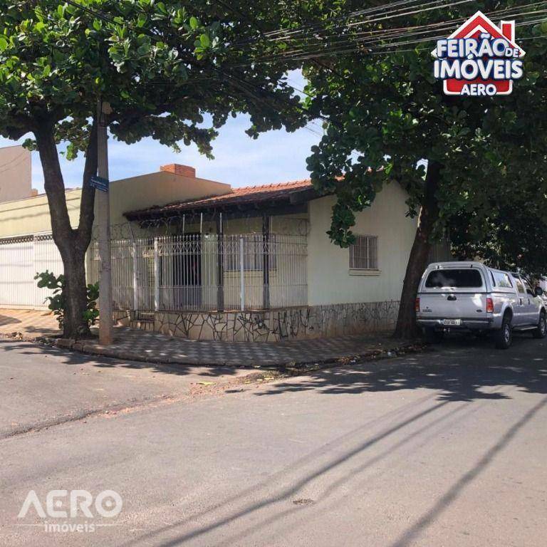 Casa à venda com 2 quartos, 170m² - Foto 1