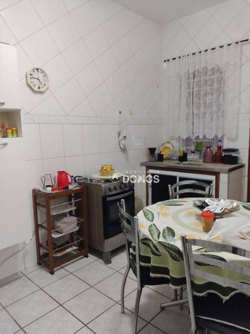 Casa à venda com 2 quartos, 145m² - Foto 10