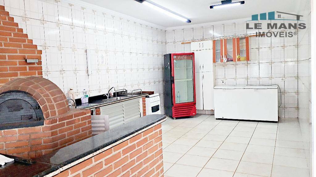 Casa à venda com 3 quartos, 324m² - Foto 7