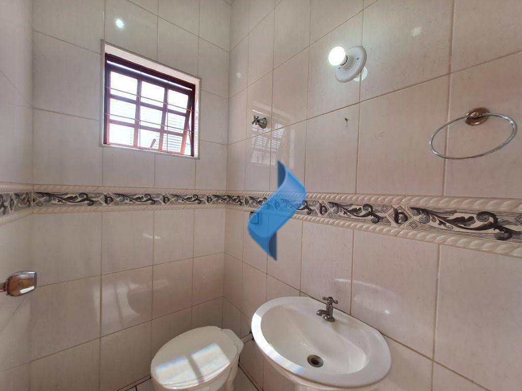 Casa para alugar com 3 quartos, 107m² - Foto 12
