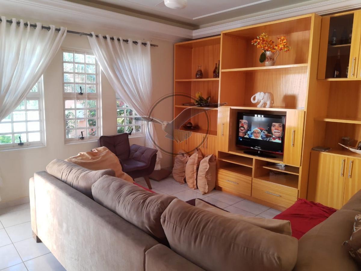 Casa à venda com 3 quartos, 300m² - Foto 2