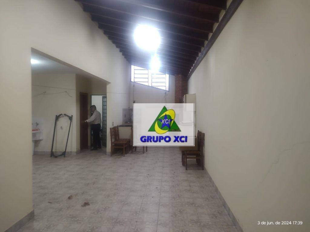 Casa à venda com 3 quartos, 260m² - Foto 4